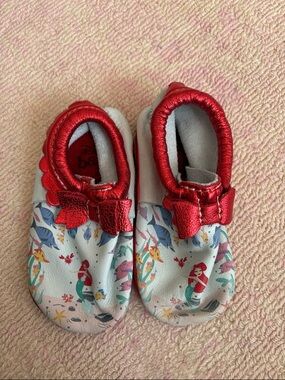 Freshly Picked Metallic Red Trim Mermaid Print Baby Moccasins